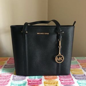 Michael Kors Purse (black)